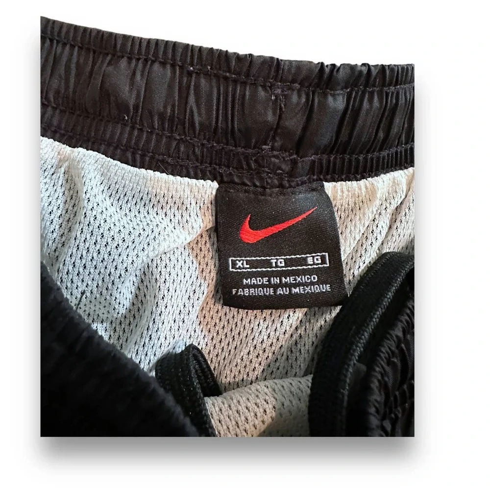 Vintage 1990s Big Logo Nike Workout Shorts:‎ Size XL